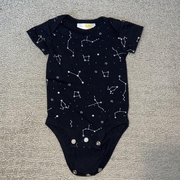 Bloomie’s Baby Bodysuits, 3 Pack, size newborn. - Picture 2 of 8